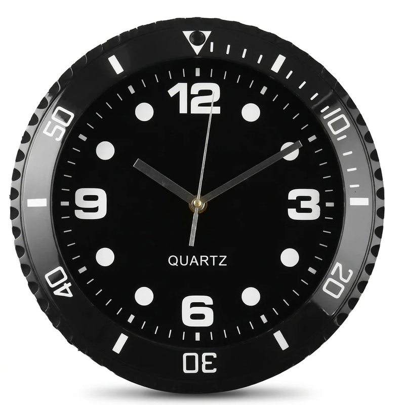 Horloge murale Hygge avec balancier en design scandinave, fabriquée par Côté Horloge, style moderne et élégant pour intérieur.