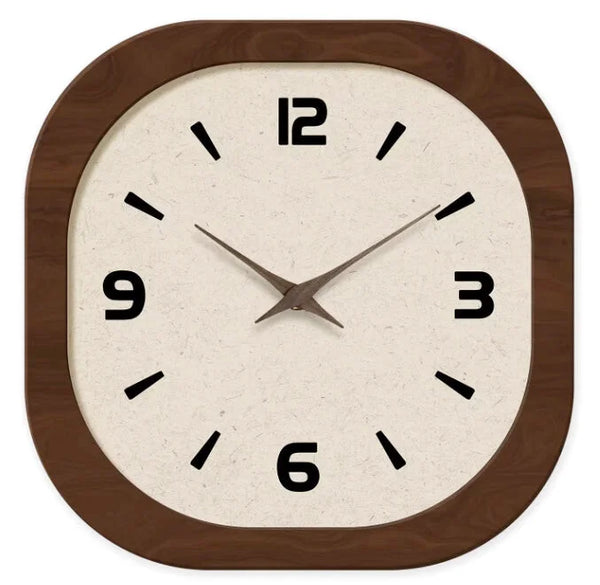 Horloge murale vintage carrée Parisienne de Côté Horloge, design élégant et style rétro pour décoration intérieure.