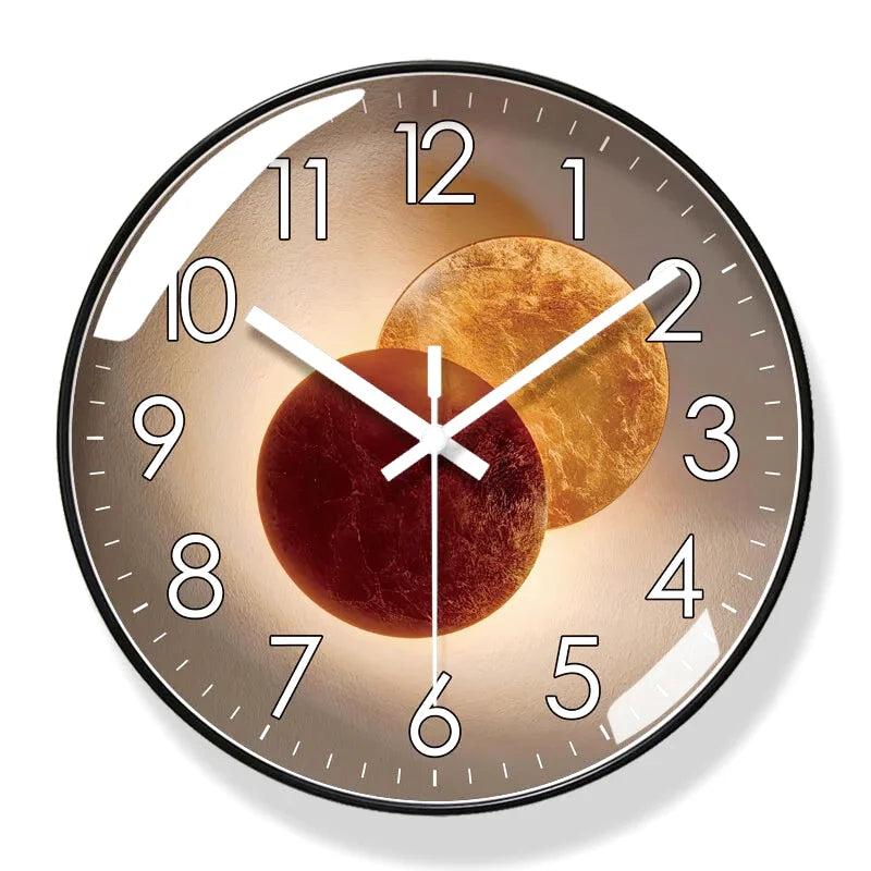 Horloge murale design Eclipse Astrale de Côté Horloge, motif cosmique avec éléments célestes et style moderne.