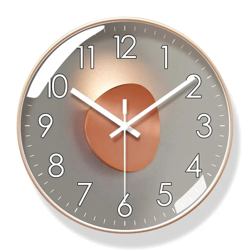 Horloge murale design en cuivre, style moderne et élégant, fabriquée par Côté Horloge, visible en détail dans cette image.