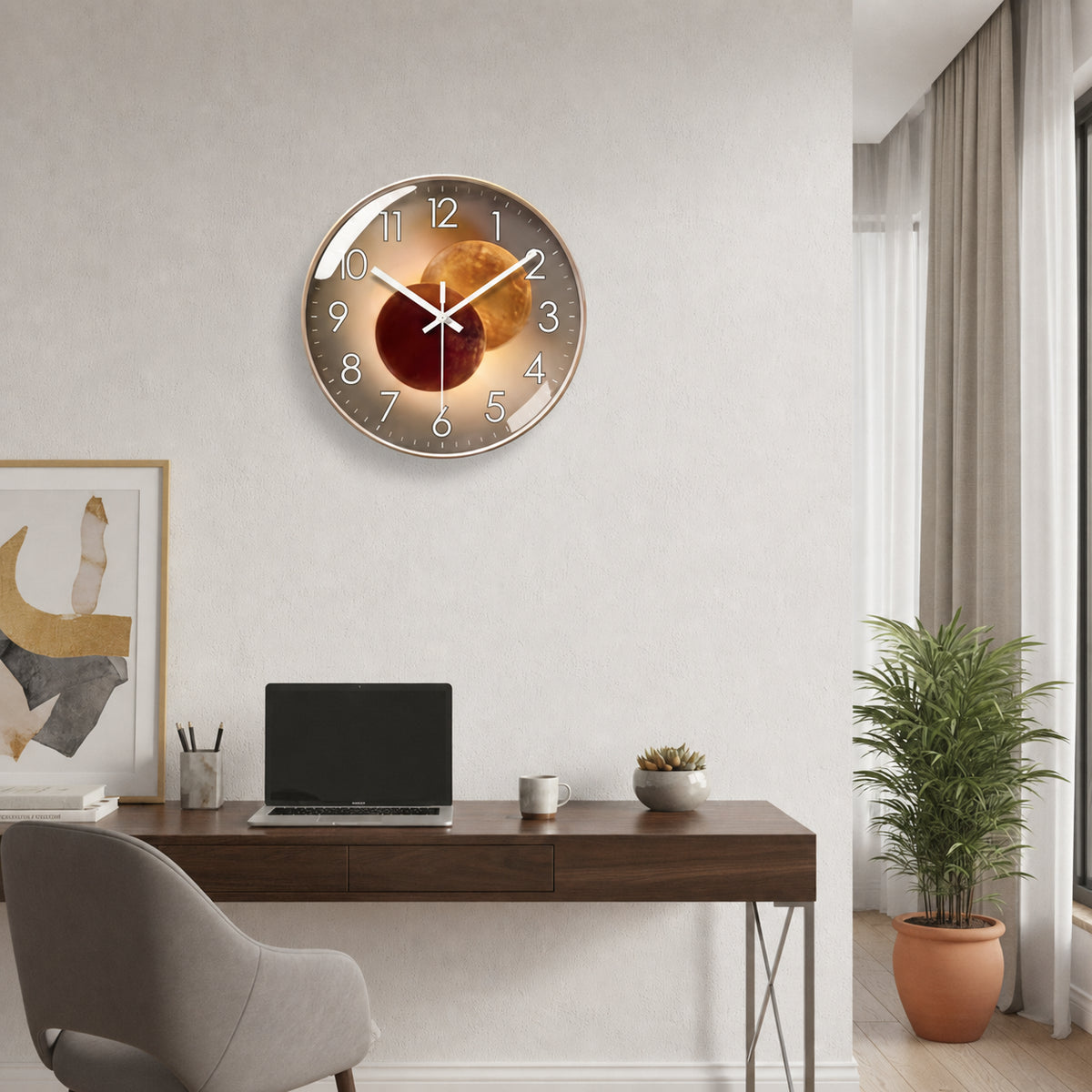 Horloge murale Eclipse de Côté Horloge avec design astral, forme d’éclipse avec détails modernes et élégants.