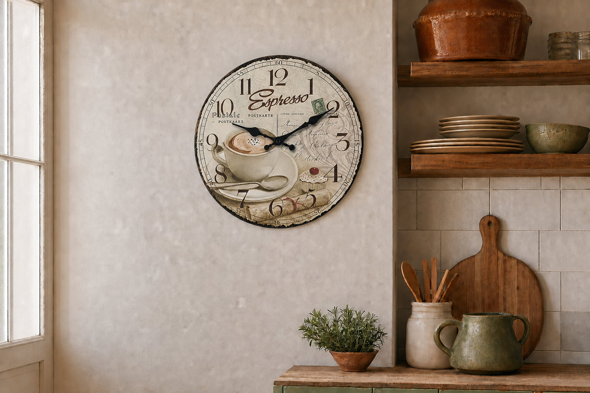Espresso, horloge murale vintage motif tasse à café, détail du fond façon carte postale