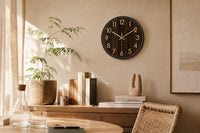 Acajou — Horloge Murale Design Bois Noyer et Détails Dorés