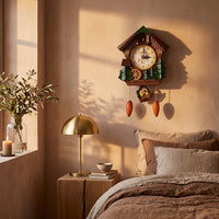 Nichée, horloge coucou maison dans l'arbre, détail du pendule, Côté Horloge