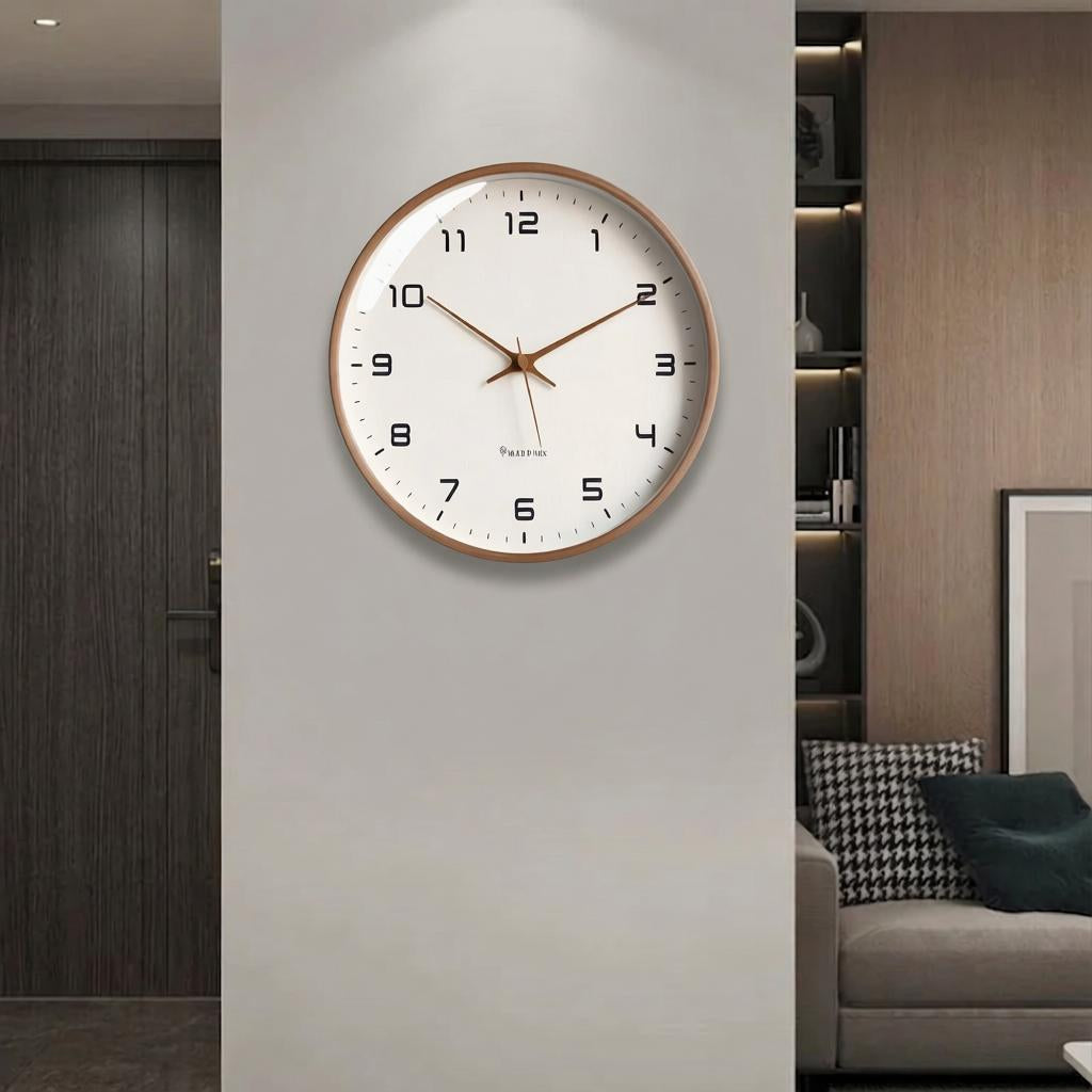Horloge murale en bois massif de style nordique, design moderne de la marque Côté Horloge.
