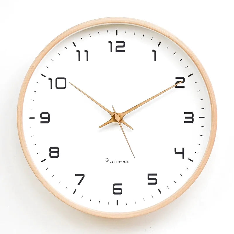 Horloge murale design nordique Lagom en bois massif, style moderne et élégant, fabriquée par Côté Horloge.