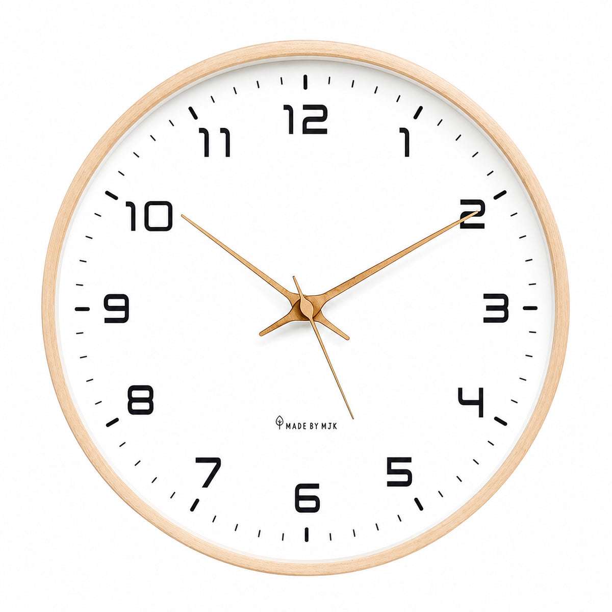 Horloge murale Lagom design nordique en bois massif, Côté Horloge