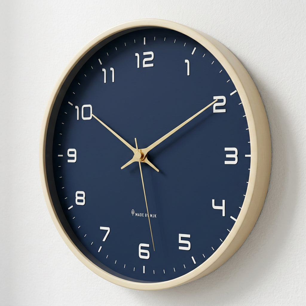 Horloge murale design marine Lagom Marine de Côté Horloge, avec un motif marin élégant et moderne.