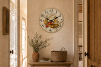 Provence, horloge murale vintage huile d'olive et tomate installée en cuisine