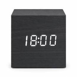 Cube — Réveil Numérique en Bois