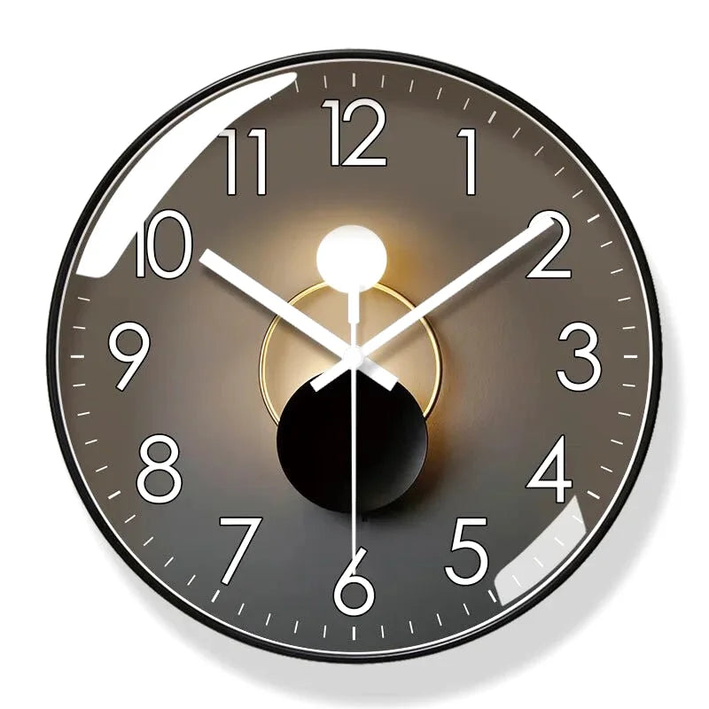 Horloge murale design lune Sélène de Côté Horloge avec motif lunaire élégant et moderne pour décoration intérieure.