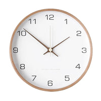 Horloge murale design Sienne de couleur taupe, moderne et élégante, par la marque Côté Horloge, pour décoration intérieure.