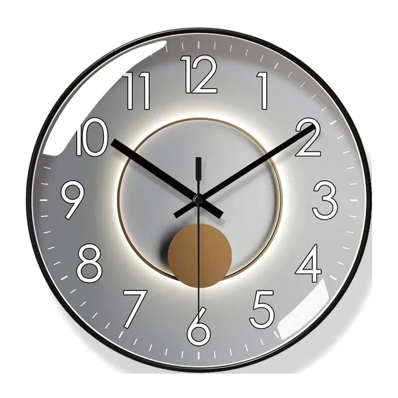 Horloge murale design clair Solaria de Côté Horloge avec cadran moderne et épuré, parfait pour une décoration contemporaine.